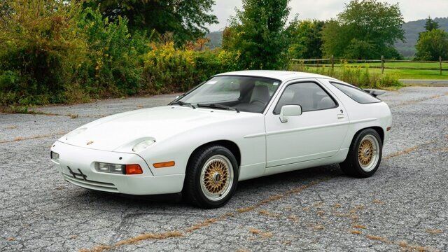 1989 PORSCHE 928