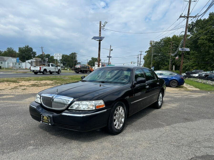 2009 LINCOLN Town Car