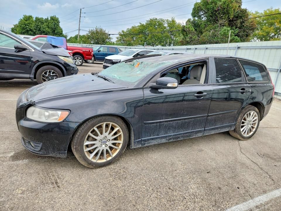 2010 VOLVO V50
