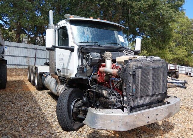 2024 PETERBILT 567