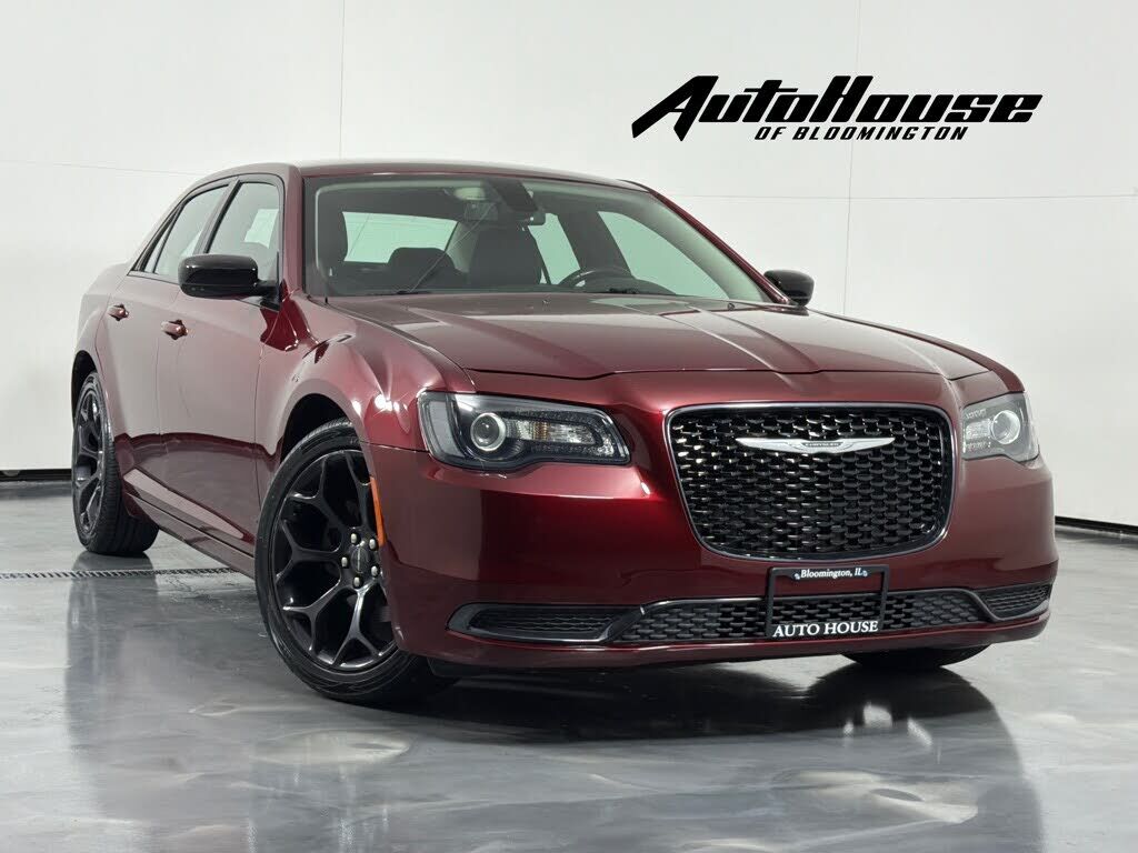 2019 CHRYSLER 300