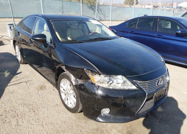 2013 LEXUS ES