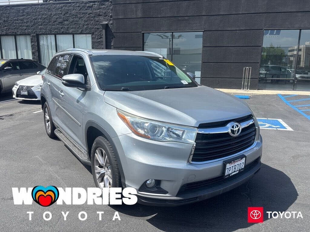 2015 TOYOTA Highlander
