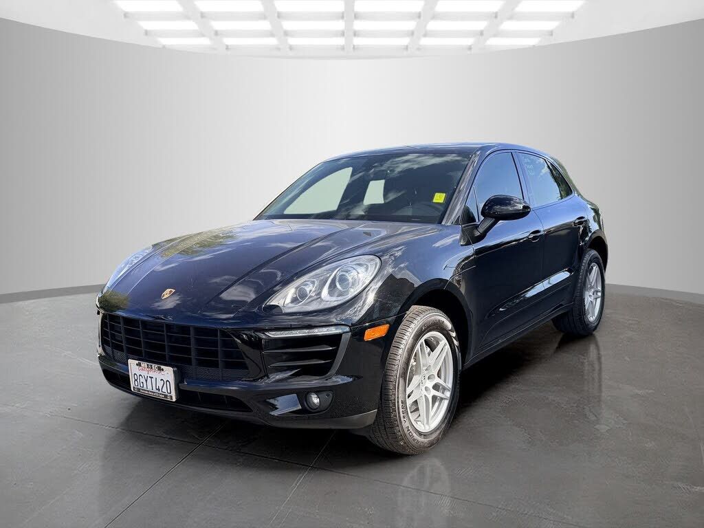 2017 PORSCHE Macan