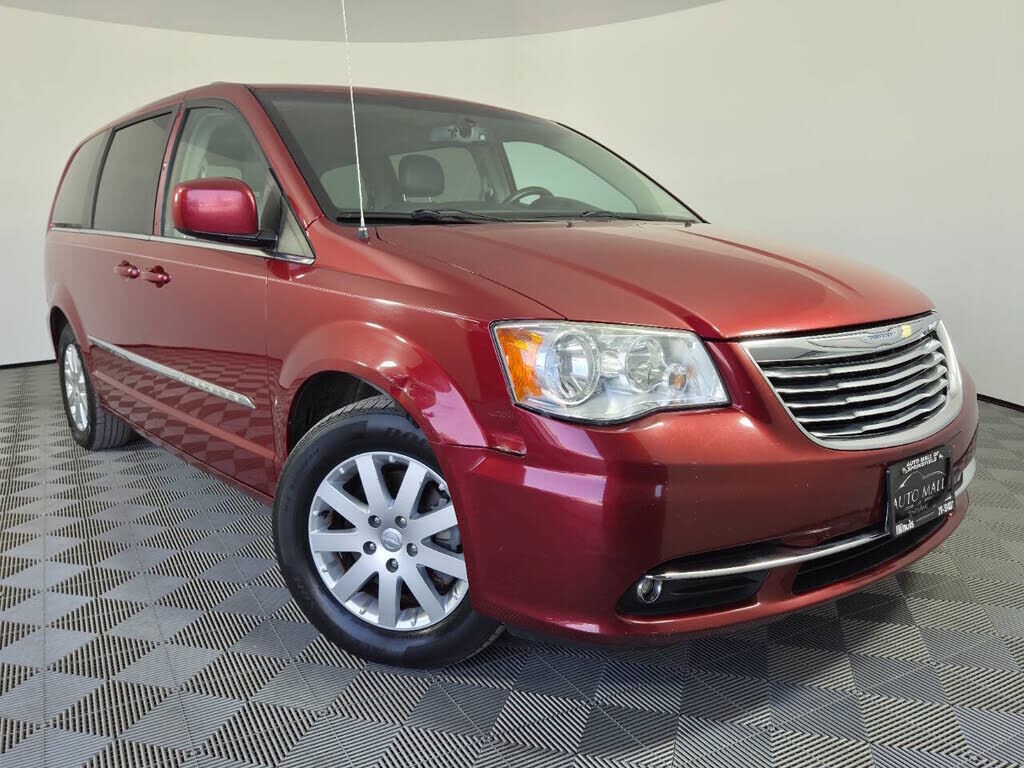 2015 CHRYSLER Town and Country