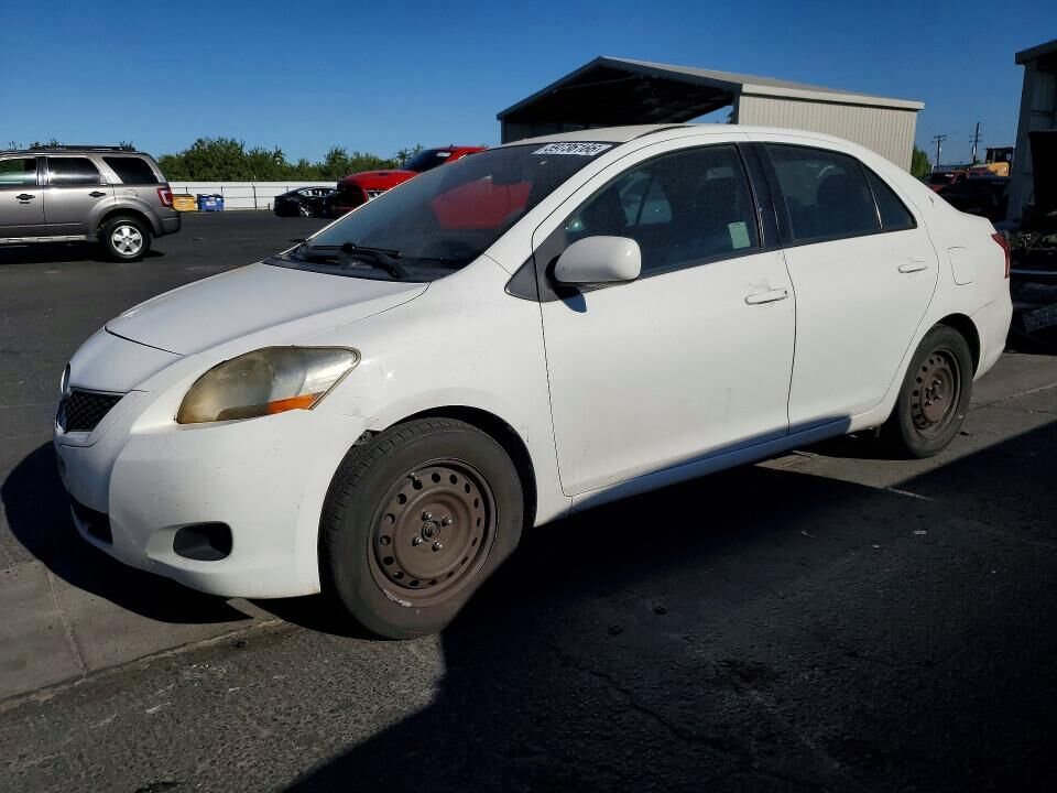 2012 TOYOTA Yaris