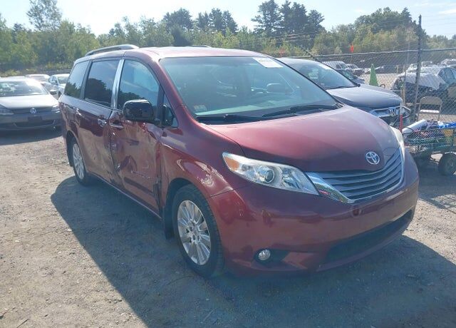 2015 TOYOTA Sienna
