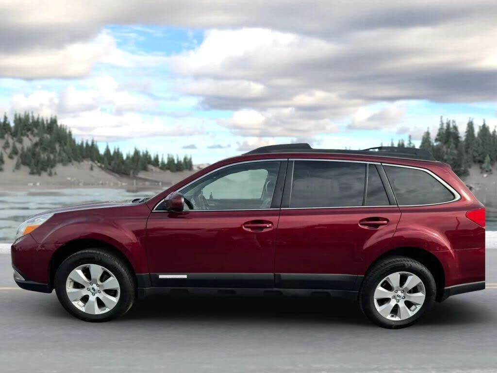 2012 SUBARU Outback
