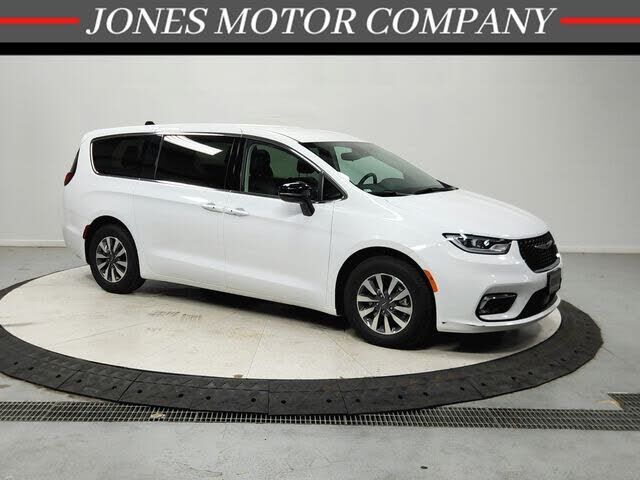 2024 CHRYSLER Pacifica