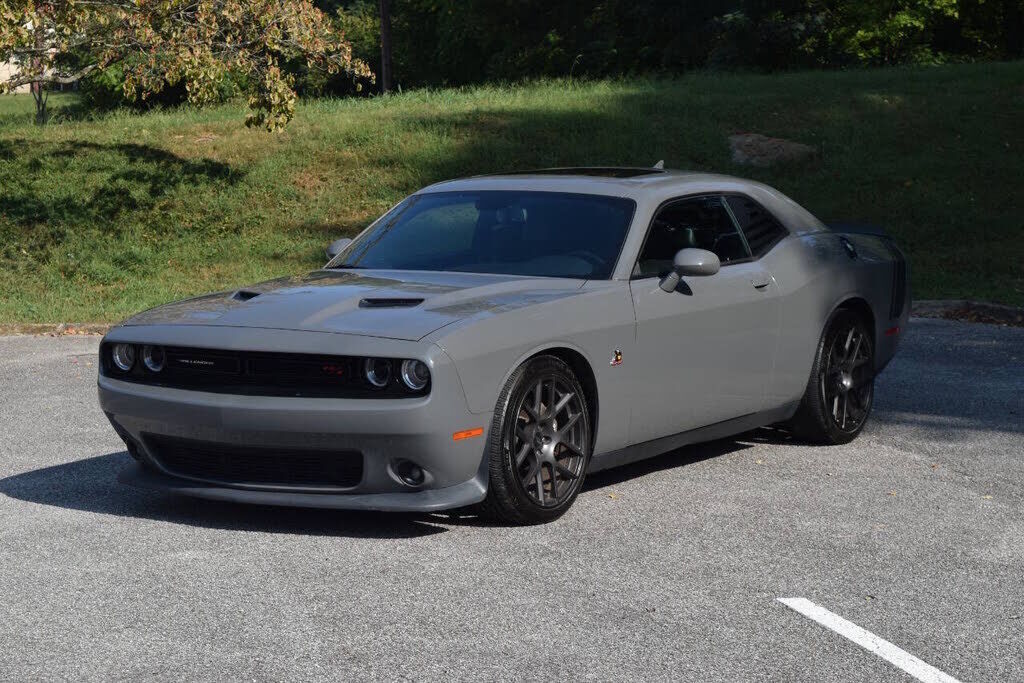 2017 DODGE Challenger
