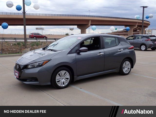 2025 NISSAN Leaf