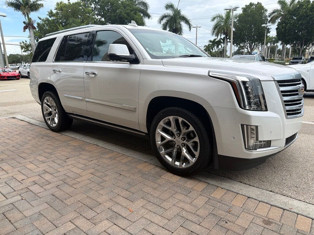 2019 CADILLAC Escalade