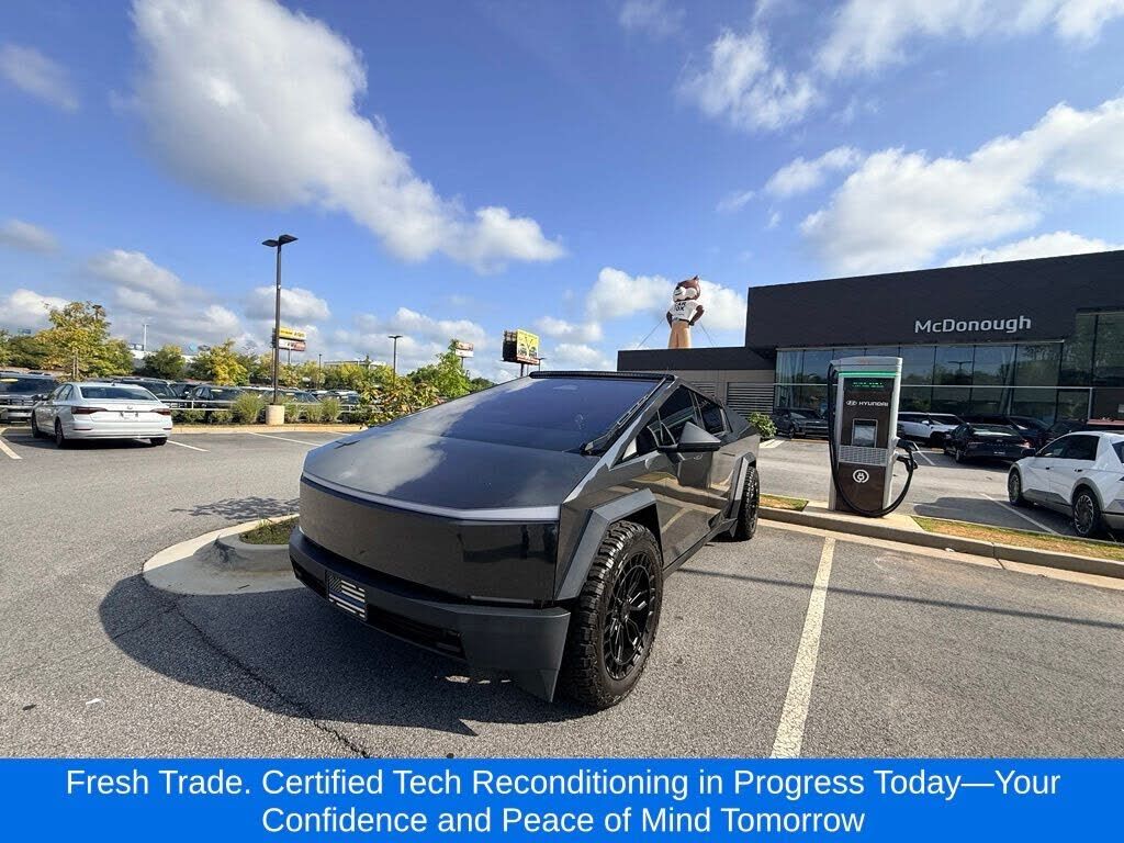 2024 TESLA Cybertruck