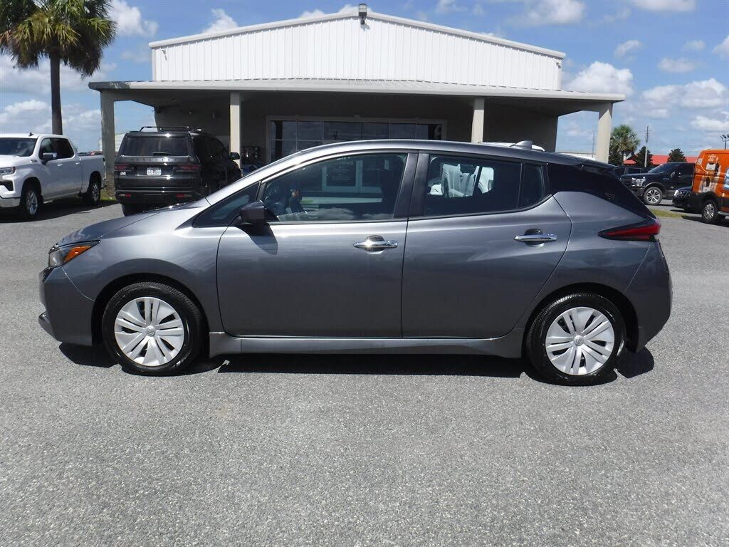 2025 NISSAN Leaf