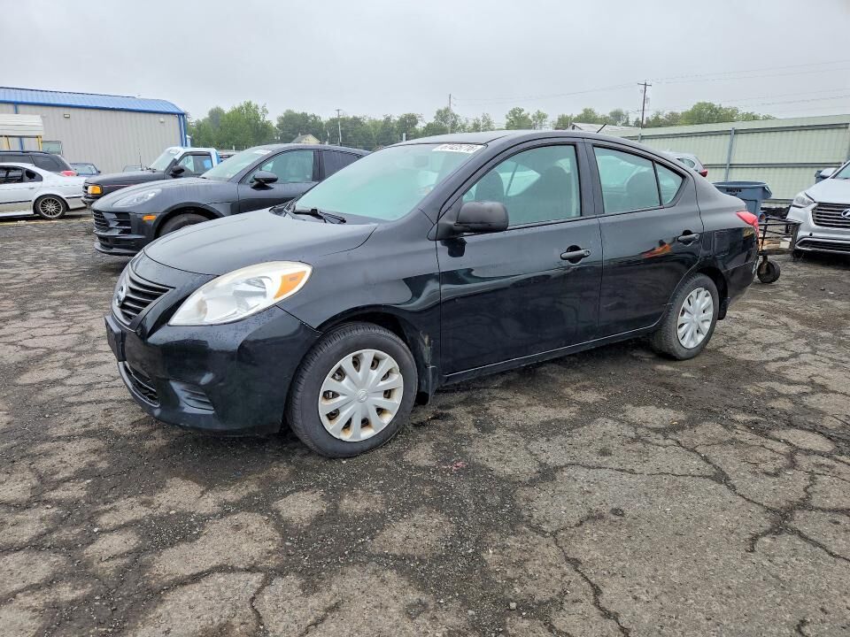 2013 NISSAN Versa