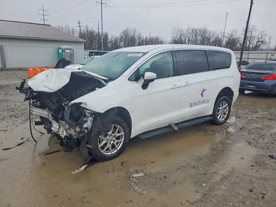 2022 CHRYSLER Voyager