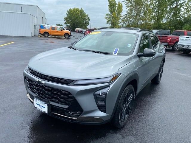 2025 CHEVROLET Trax