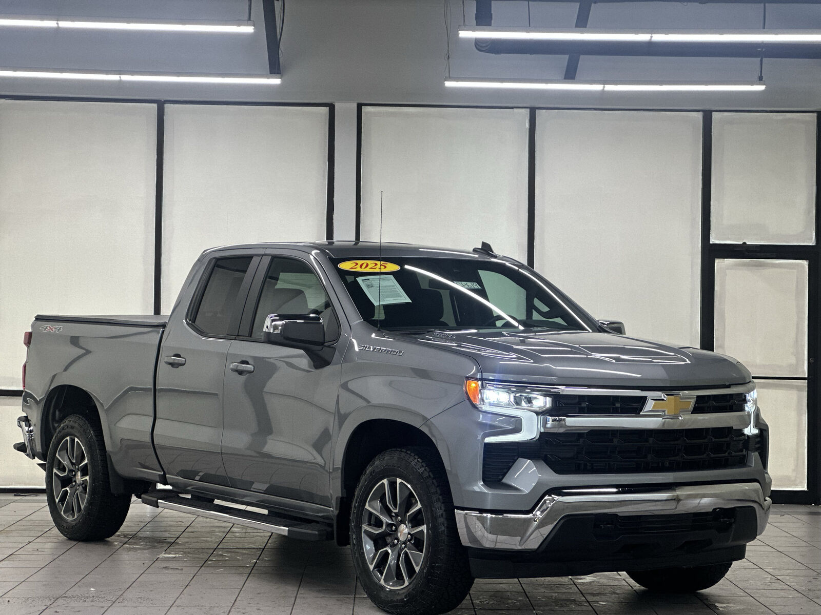 2025 CHEVROLET Silverado