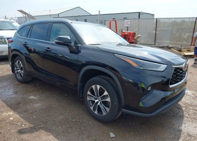 2022 TOYOTA Highlander