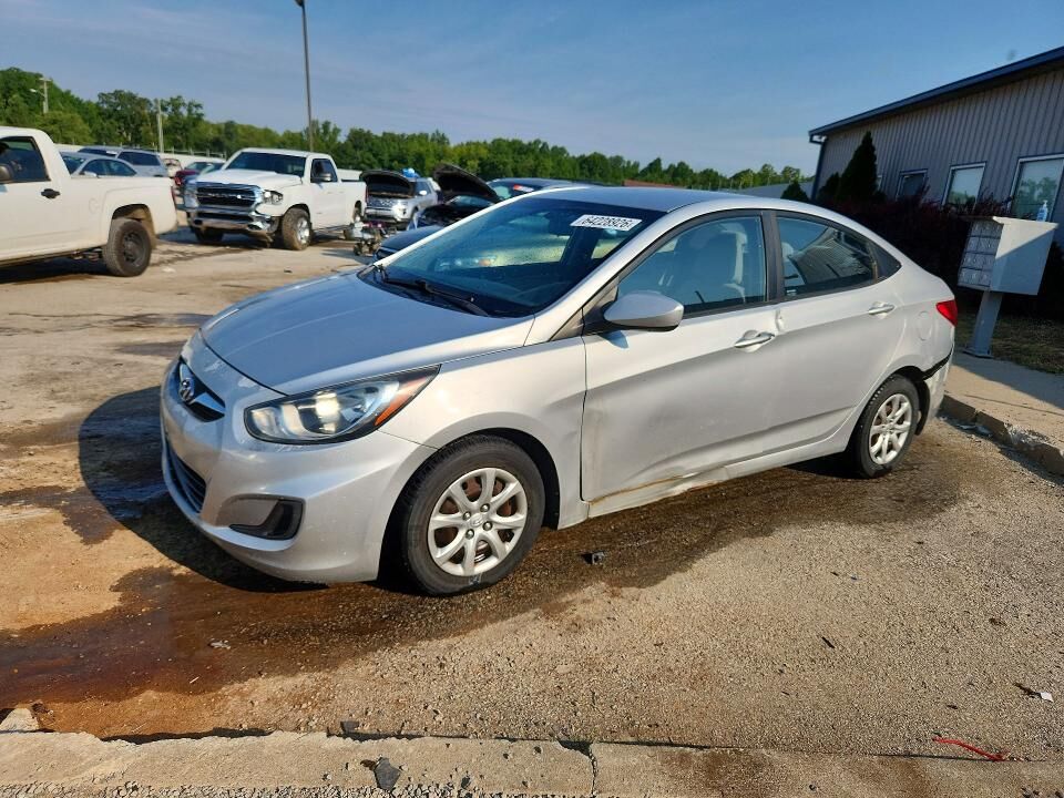 2013 HYUNDAI Accent