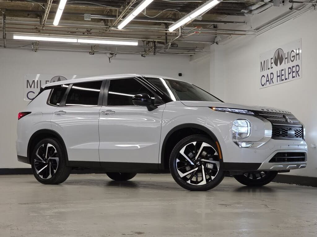 2024 MITSUBISHI Outlander