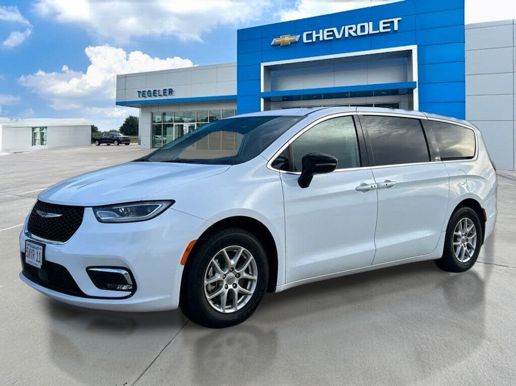 2024 CHRYSLER Pacifica