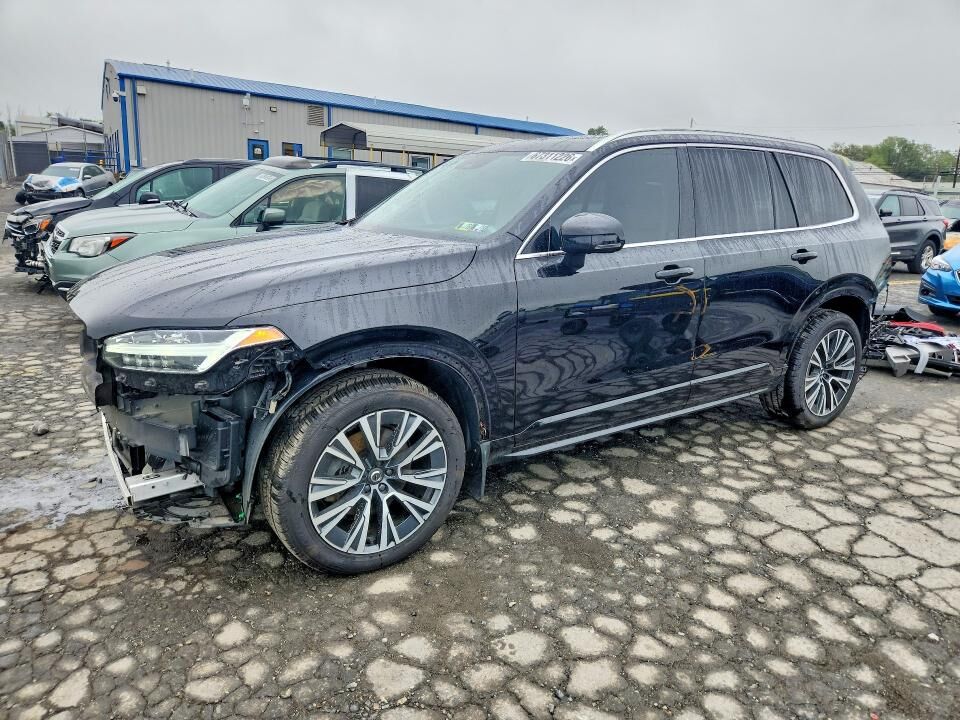 2022 VOLVO XC90