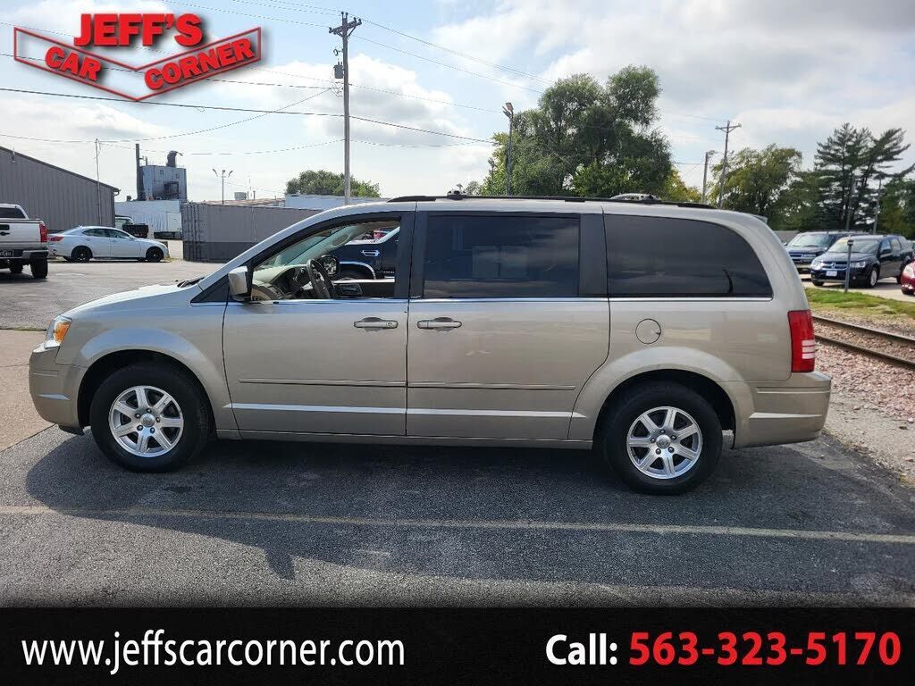 2008 CHRYSLER Town and Country