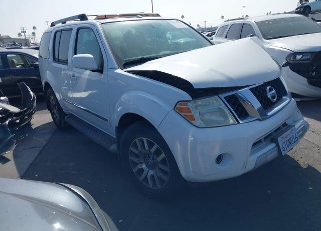 2011 NISSAN Pathfinder