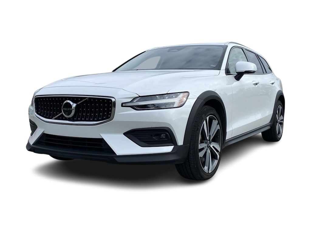 2025 VOLVO V60CC