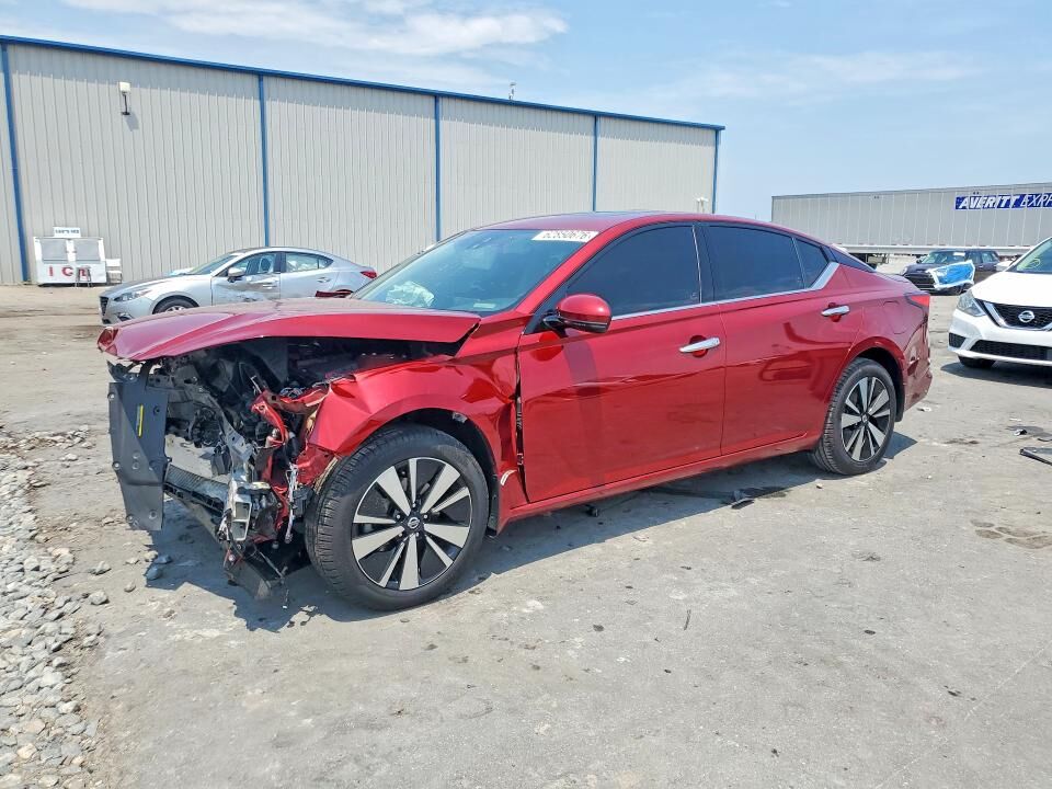 2022 NISSAN Altima