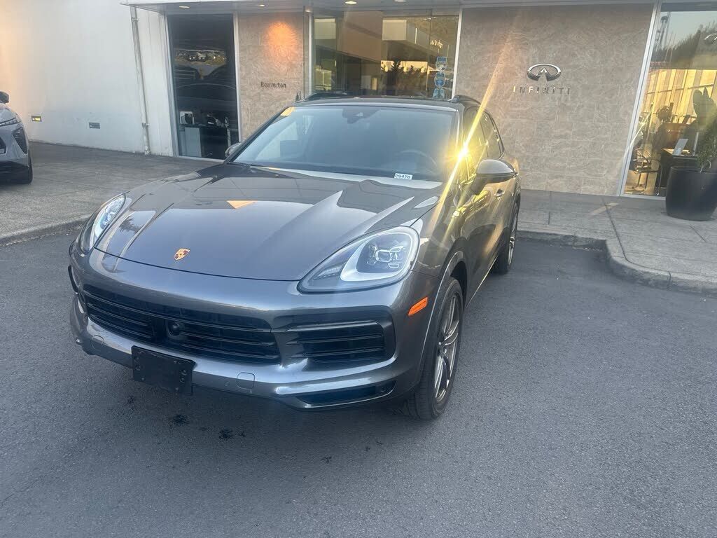 2023 PORSCHE Cayenne