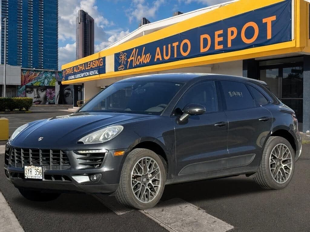 2017 PORSCHE Macan