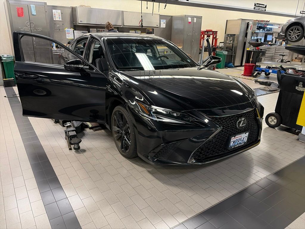 2024 LEXUS ES