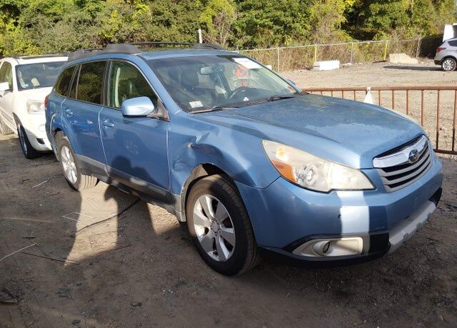 2011 SUBARU Outback