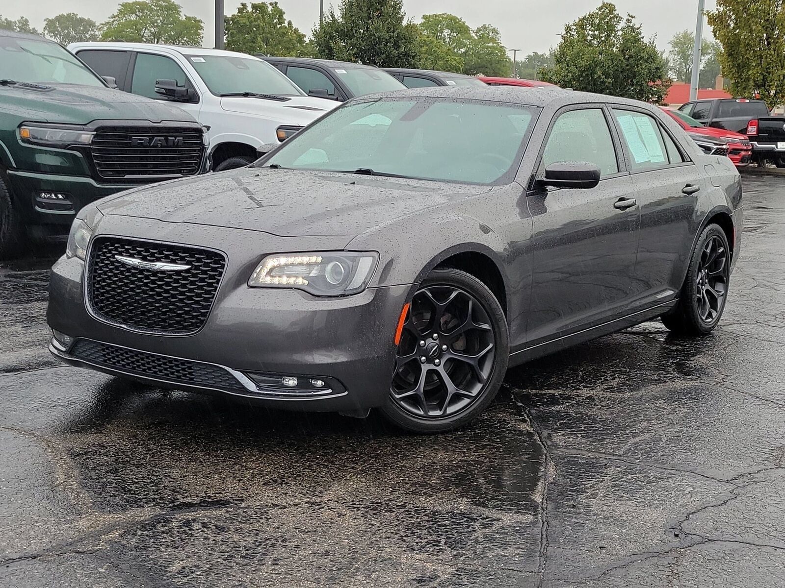 2019 CHRYSLER 300