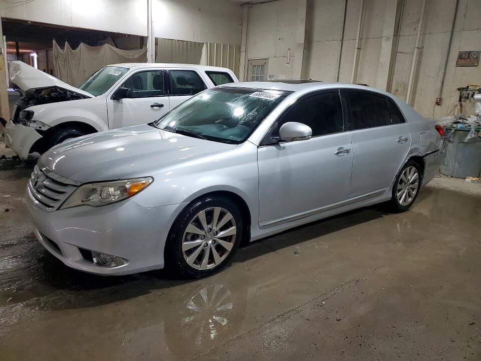 2012 TOYOTA Avalon
