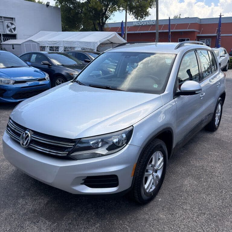 2017 VOLKSWAGEN Tiguan