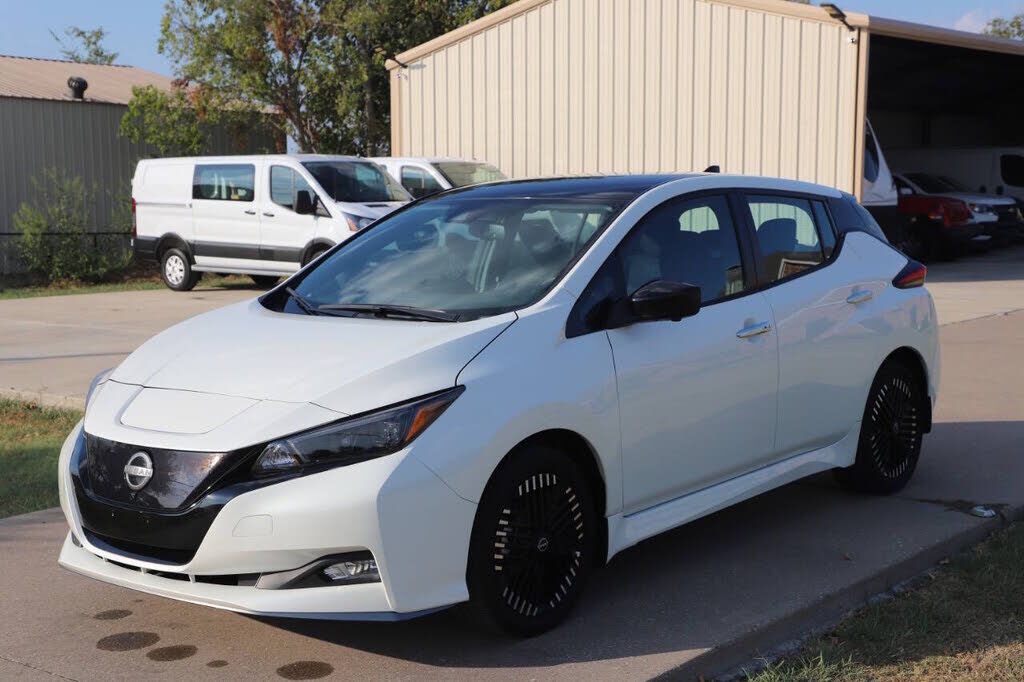2025 NISSAN Leaf