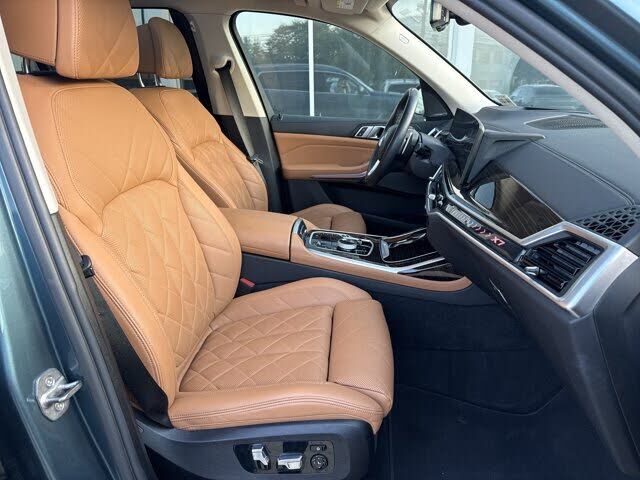 2023 BMW X7