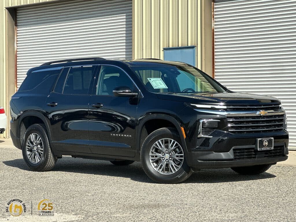 2025 CHEVROLET Traverse