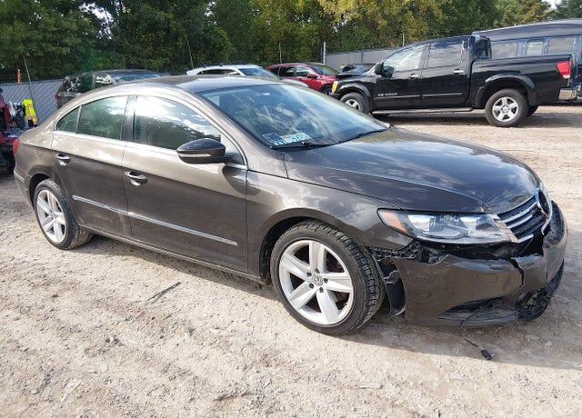 2013 VOLKSWAGEN Passat
