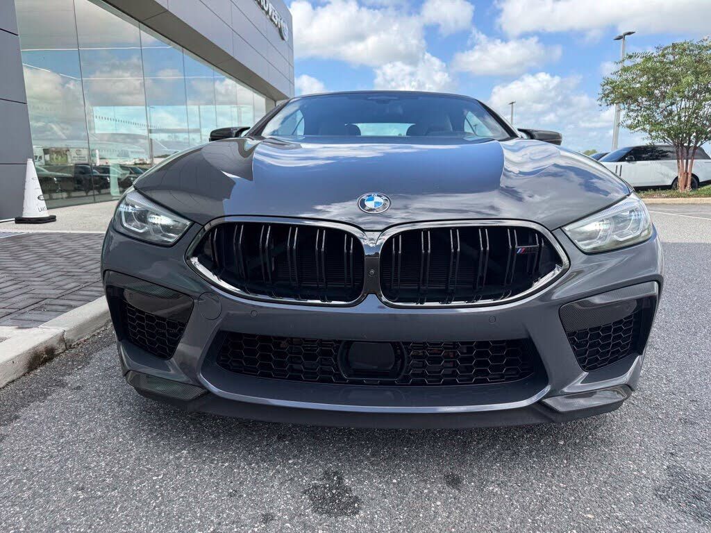 2022 BMW M8