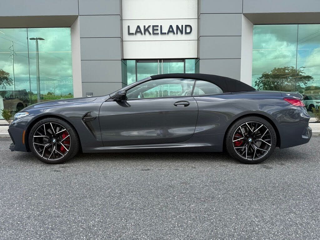 2022 BMW M8