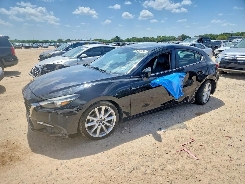 2017 MAZDA Mazda3