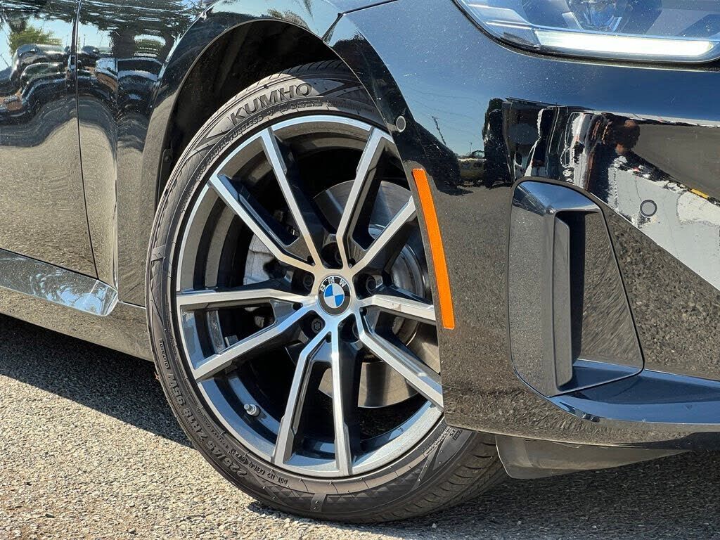 2023 BMW 230i