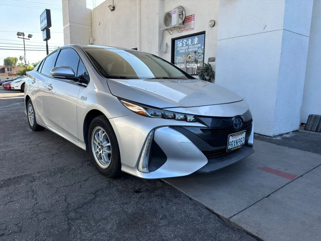 2019 TOYOTA Prius