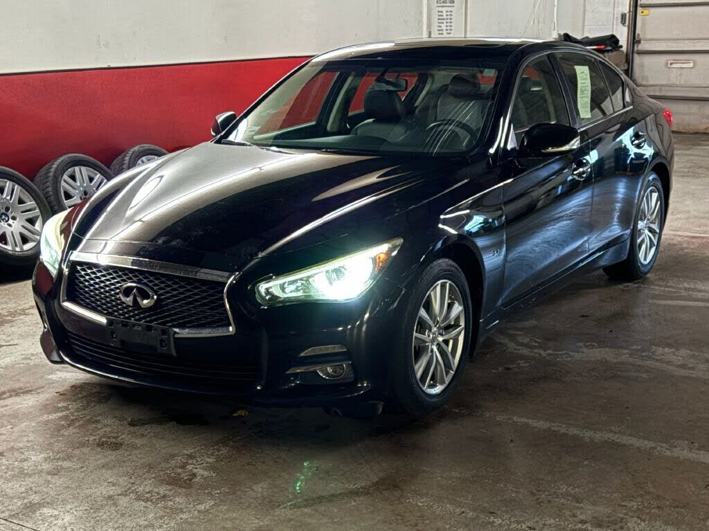 2015 INFINITI Q50