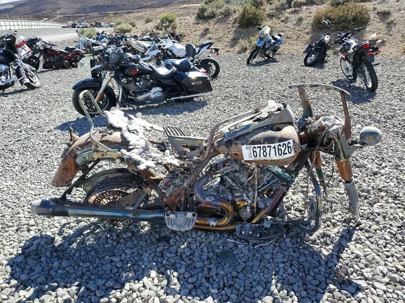 2009 HARLEY DAVIDSON FLHRC / Road King Classic