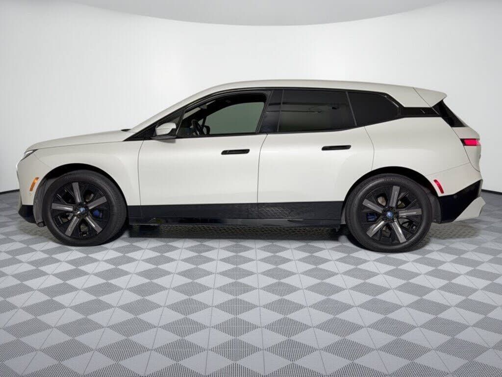 2024 BMW iX